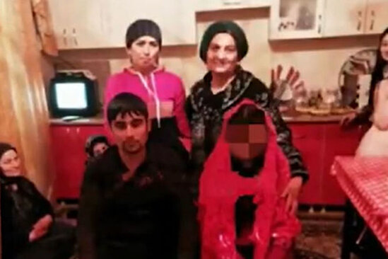 15 yaşında nişanlanan qızın anası: "Oğlanın adını bilmirəm" - VİDEO