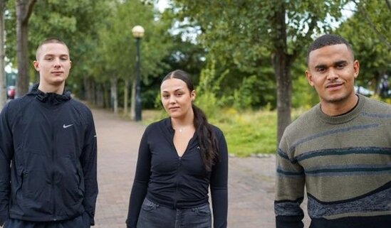 Məşhur aparıcı 20 il sonra bacı və qardaşları olduğunu öyrənib - FOTO