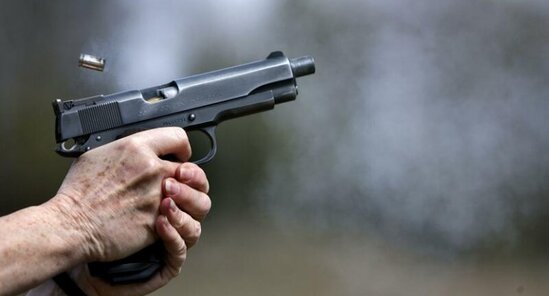 Qardaşının arvadını və qayınanasını yemək yedikləri yerdə başından güllələdi