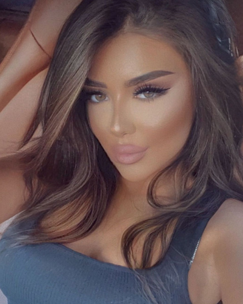 Cəmil Həsənlinin model nəvəsi - Cazibədar fotosessiya