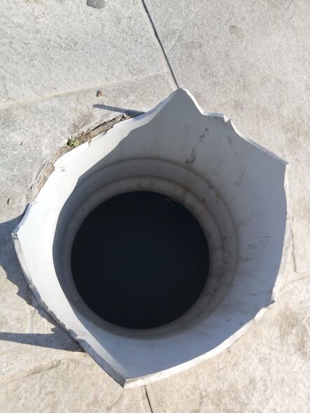 Bakıda parkın ortasında üstüaçıq dərin quyu tapılıb - FOTO