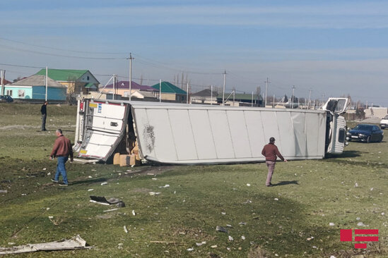 Azərbaycanda DƏHŞƏTLİ QƏZA - "TIR" 3 maşınla toqquşub, ölən və xəsarət alanlar var – FOTO