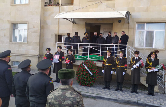 "Qarabağ" ordenli şəhidin zabit əmisi dəfn edildi – FOTO