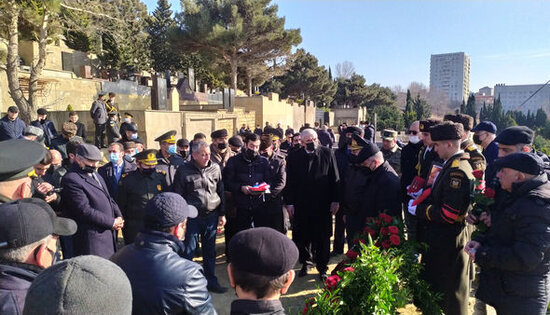 "Qarabağ" ordenli şəhidin zabit əmisi dəfn edildi – FOTO