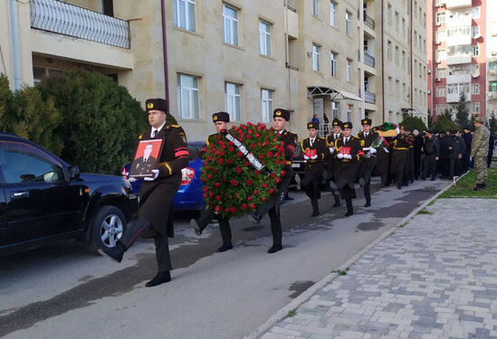 "Qarabağ" ordenli şəhidin zabit əmisi dəfn edildi – FOTO