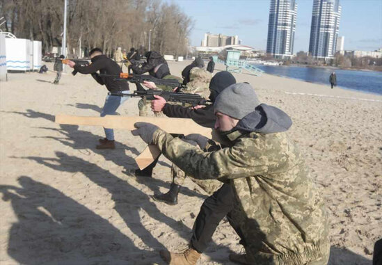 Ukraynada hazırlıq: Kiyevdə mülki şəxslər üçün HƏRBİ TƏLİM - FOTO