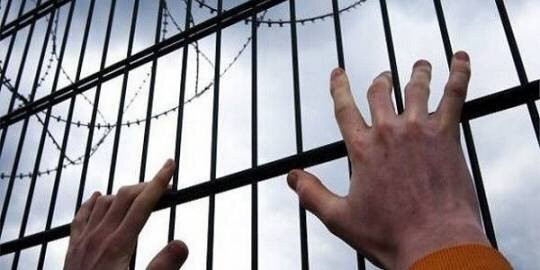 Könüllülər həbsxanada "cəza çəkəcək"