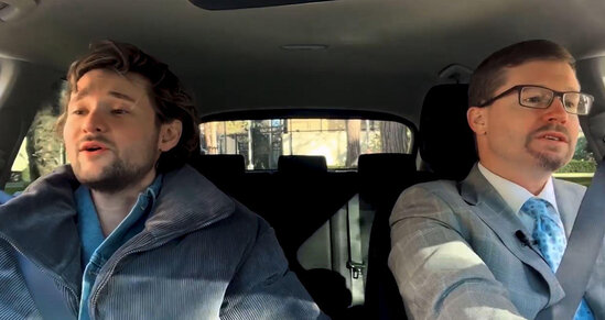 ABŞ səfirinin müavini müğənni Eldar Qasımovla gəzintiyə çıxdı - FOTO