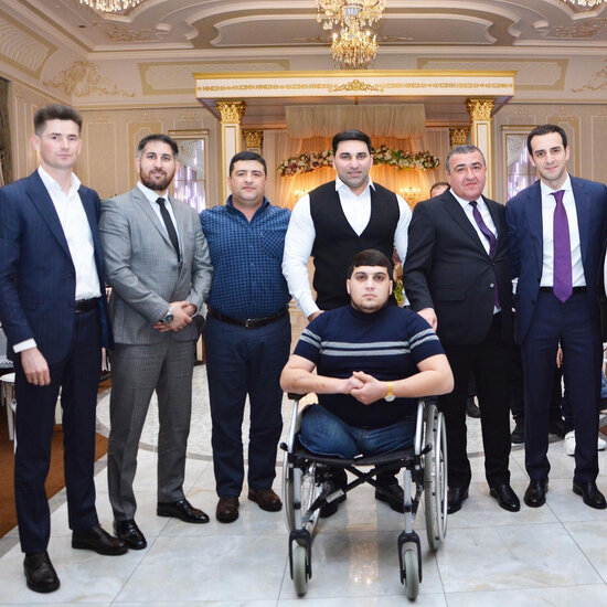 Bir ayağını itirən qazimizin ad günündə toyu oldu - FOTO