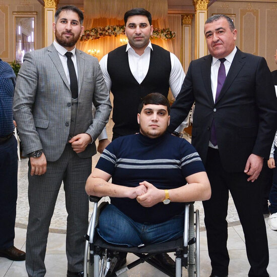 Bir ayağını itirən qazimizin ad günündə toyu oldu - FOTO