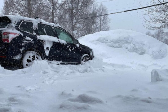 Güclü qar Yaponiyada həyatı iflic edib - FOTO