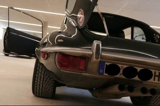 Unikal avtomobil satışa çıxarıldı - FOTO