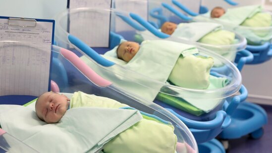 Azərbaycanda "zerkalnı" tarixə görə uşaq doğuşunda rekord - Doğum evlərindən AÇIQLAMA