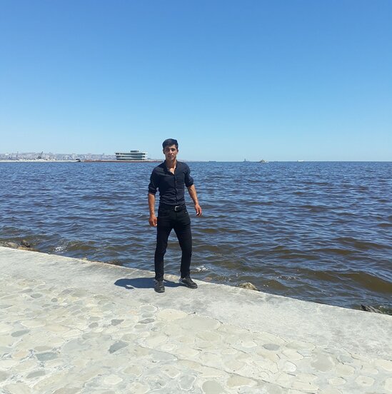 Bakıda tanınmış blogerin başını kəsən əmisi oğlunun FOTOLARI