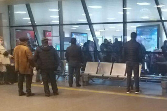 Ukraynada olan Azərbaycan vətəndaşlarının bir qismi Bakıya qayıdıb - FOTO