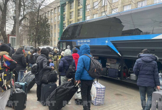 Ukraynadan Moldovaya keçən azərbaycanlıların növbəti qrupu Vətənə yola düşüb - FOTO