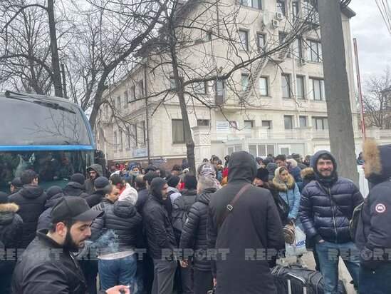 Ukraynadan Moldovaya keçən azərbaycanlıların növbəti qrupu Vətənə yola düşüb - FOTO