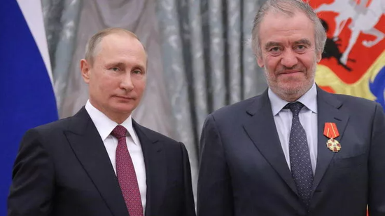 24 saat vaxt verilən Putinin dostu işdən çıxarıldı - FOTO