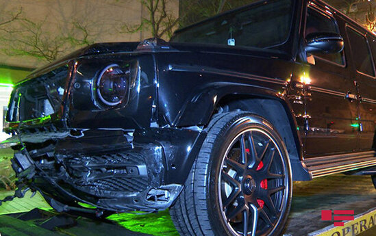 Bakıda "Gelandewagen" "Mercedes"ə çırpıldı - FOTOLAR