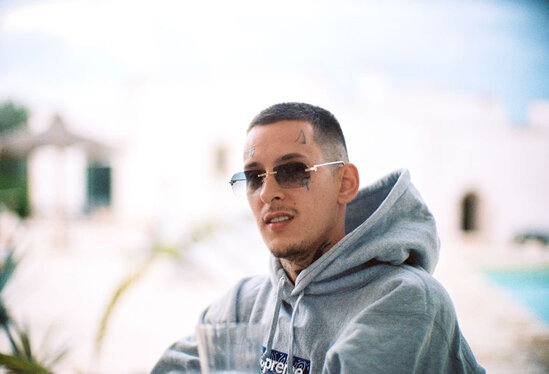 Rusiyalı reperdən Ukraynaya dəstək "Möhkəm olun!"- FOTO