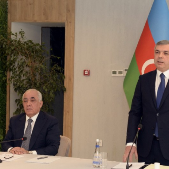 В Шуше под руководством премьер-министра Али Асадова и руководителя Администрации президента Самира Нуриева состоялось совещание