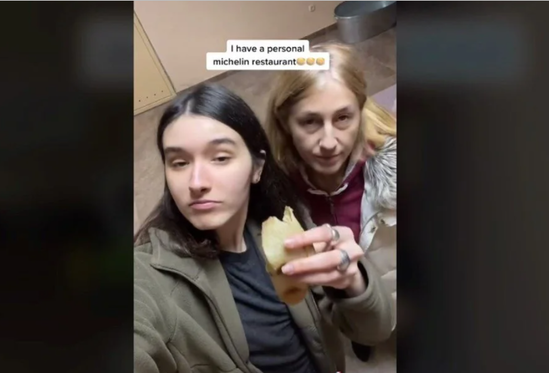 Yeniyetmə sığınacaqdakı görüntüləri ilə məşhurlaşdı - FOTO