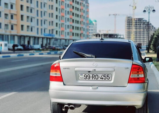 Azərbaycanda maşın oğrusu kameralara düşdü - ANBAAN VİDEO/FOTO