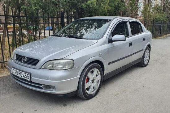 Azərbaycanda maşın oğrusu kameralara düşdü - ANBAAN VİDEO/FOTO