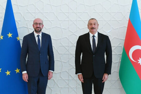 İlham Əliyev Şarl Mişellə Ukraynanı müzakirə etdi - FOTO