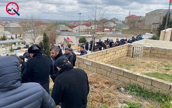 "Emin 444"ün qohumunun öldürdüyü dünya çempionu dəfn edildi