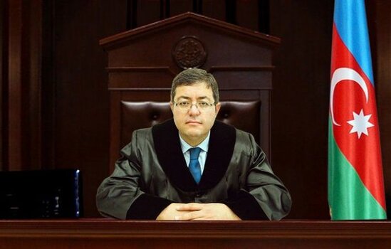 Azərbaycanda məhkəmə sədri özü-özünə etiraz etdi