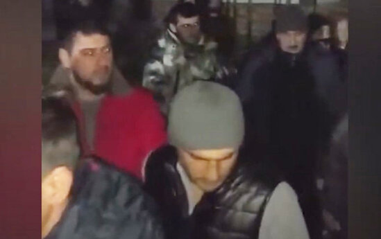 "Düşərgədə mindən çox azərbaycanlı var, sərhədi keçə bilmirik" - VİDEO