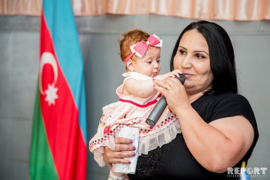 Körpəsi ilə azadlığa çıxan qadın: "Bir də bura gəlmərəm..." - HƏYAT HEKAYƏTİ