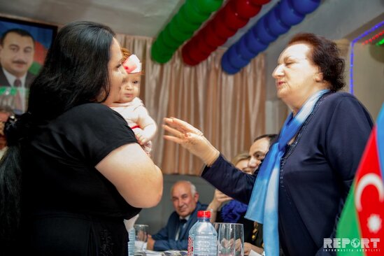 Körpəsi ilə azadlığa çıxan qadın: "Bir də bura gəlmərəm..." - HƏYAT HEKAYƏTİ