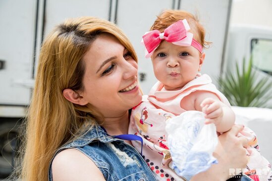 Körpəsi ilə azadlığa çıxan qadın: "Bir də bura gəlmərəm..." - HƏYAT HEKAYƏTİ