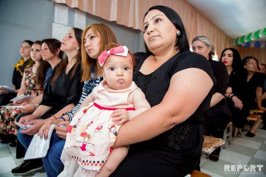 Körpəsi ilə azadlığa çıxan qadın: "Bir də bura gəlmərəm..." - HƏYAT HEKAYƏTİ