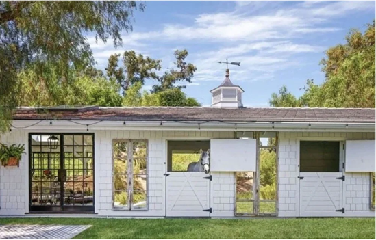 Stallonenin 30 milyona aldığı malikanədə şəlalə var - FOTO