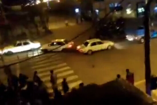 Polislər Novruz bayramını keçirən əhaliyə hücum ediblər - VİDEO