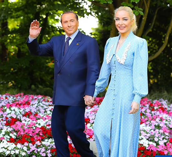 85 yaşlı nazir 32 yaşlı sevgilisi ilə evləndi - FOTO/VİDEO