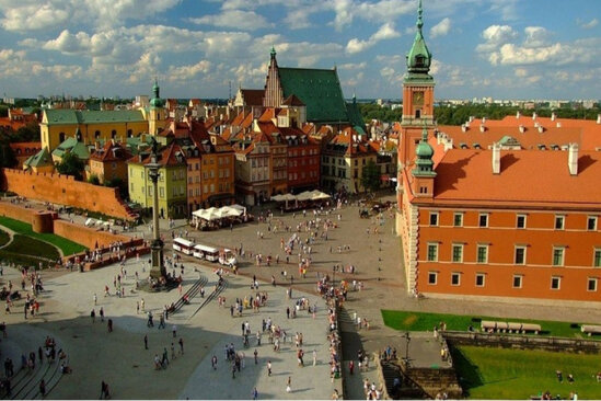 Polşa hökuməti Rusiya diplomatlarını ölkədən çıxarır