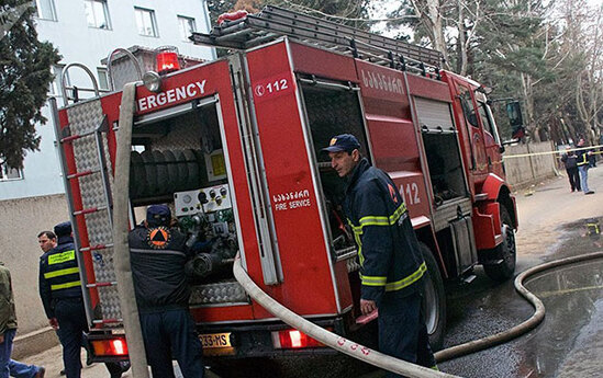 Bakıda yaşayış binasında yanğın oldu