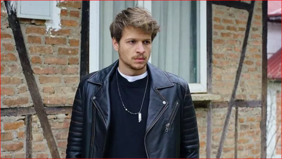 Məşhur aktyor avtobus sürücüsünü döydü - VİDEO