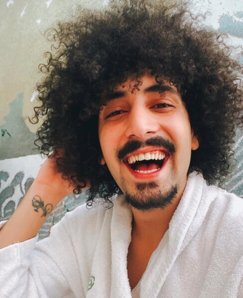 Bu gün həbs edilən bloggerin FOTOLARI