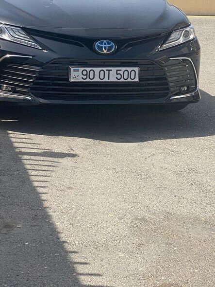 Qeyri-standart dövlət qeydiyyat nişanı olan avtomobil DYP əməkdaşına aiddir? - FOTO