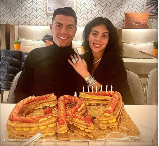 Ronaldo bu səbəbdən hər ay sevgilisinin hesabına 100 min avro köçürür - FOTO