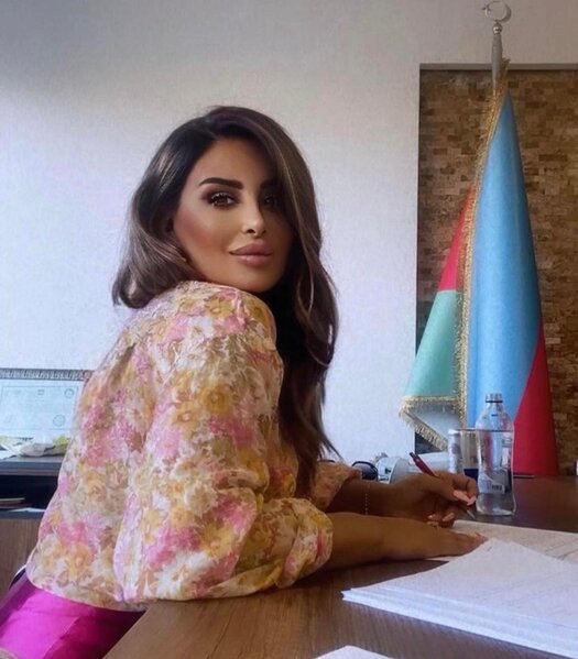 Azərbaycanlı bu xanım Afrikadakı uşaqlara iftar süfrəsi açdı - VİDEO