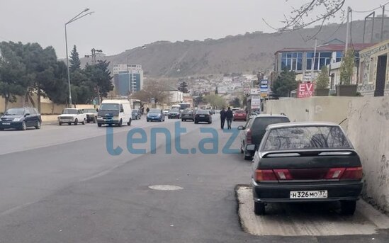 Bakıda gülüş yaradan asfaltlama: ƏRİNCƏKLİK, YOXSA...? - FOTO