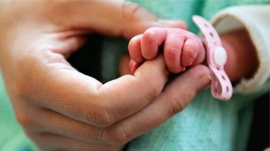 Ombudsman yeniyetmə qızın uşaq dünyaya gətirməsi ilə bağlı məlumatı araşdırır