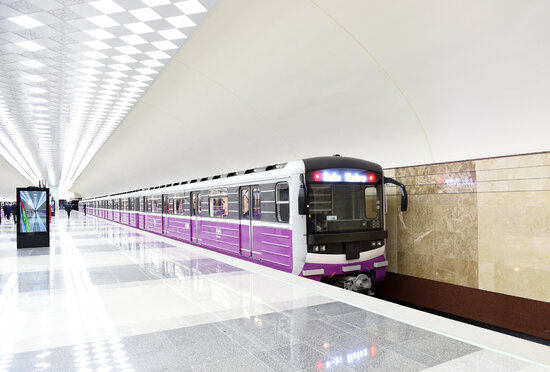 Bakı metrosunda sərnişin həyatını itirdi