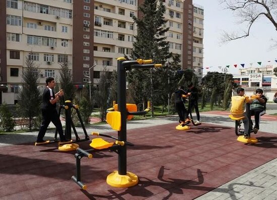 Leyla Əliyeva "Bizim həyət" layihəsi çərçivəsində növbəti həyətin açılışında iştirak edib - FOTO